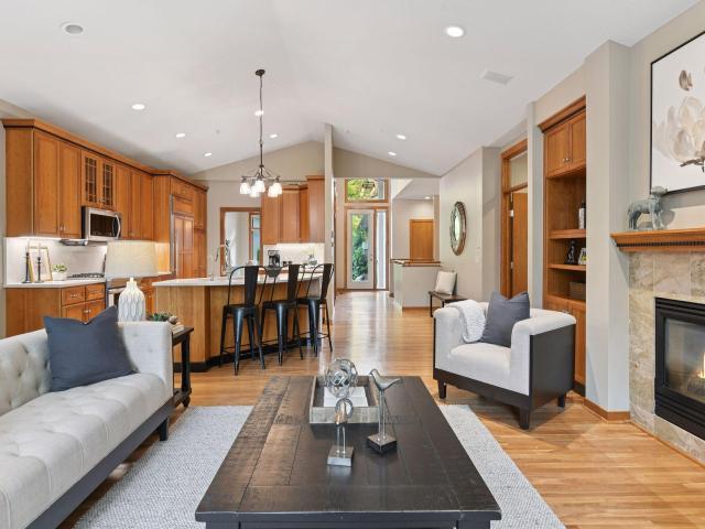 9821 Enclave Drive Minnetonka MN 55305 - MLS# 6776353