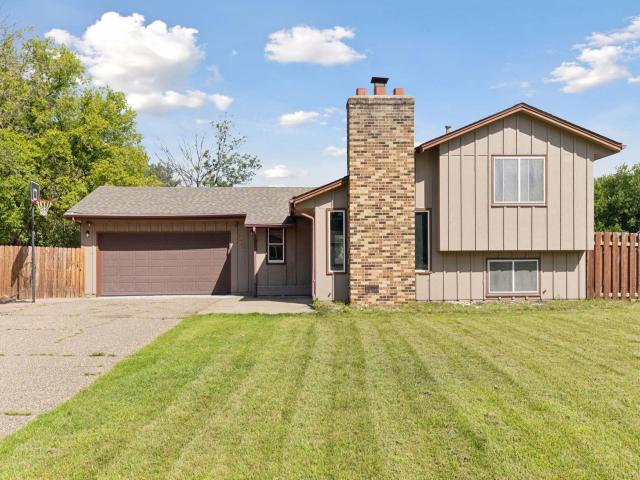 8000 Vincent Circle N Minneapolis MN 55444 - MLS# 6776811