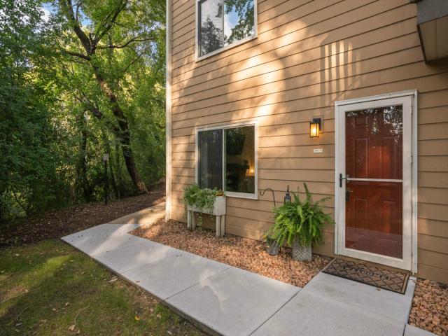 2060 Ridge Drive Unit 16 Saint Louis Park MN 55416 - MLS# 6777144