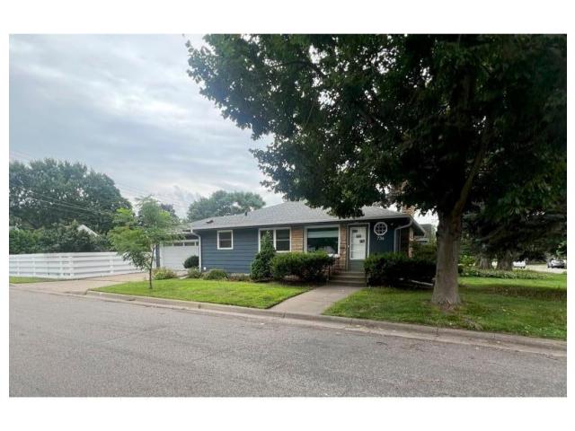 736 Iowa Avenue W Saint Paul MN 55117 - MLS# 6777294