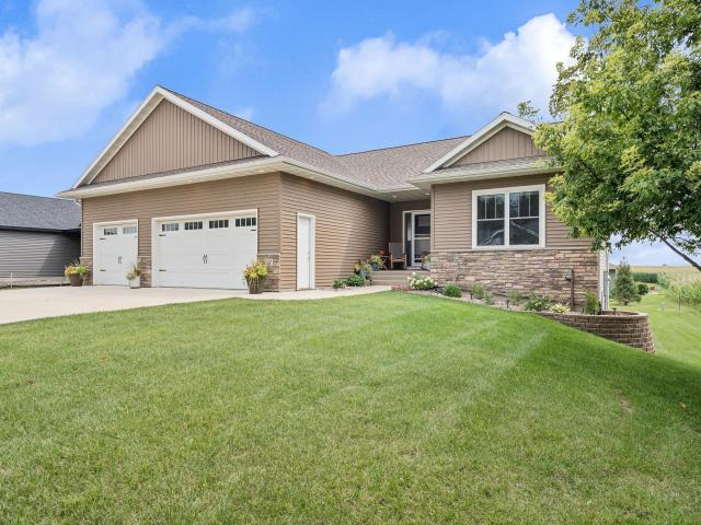 207 Bouldercrest Avenue NE Owatonna MN 55060 - MLS# 6777549