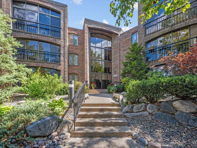 5501 Dewey Hill Road Unit 330 Minneapolis MN 55439 - MLS# 6777563