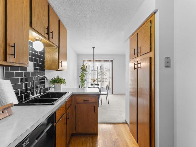 15722 Griffon Court Apple Valley MN 55124 - MLS# 6777654