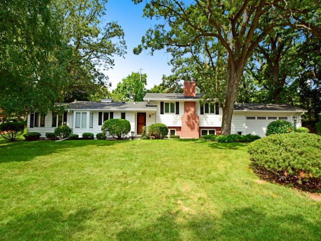 2305 Brookridge Avenue Golden Valley MN 55422 - MLS# 6777880
