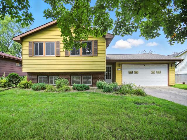 318 13th Street SW Owatonna MN 55060 - MLS# 6777958