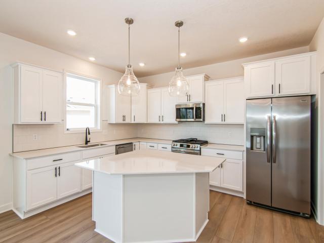 4618 Buckingham Drive NW Rochester MN 55901 - MLS# 6778359