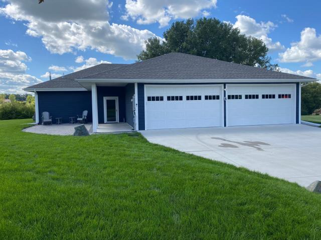 1740 Bay Oaks Drive Albert Lea MN 56007 - MLS# 6778473