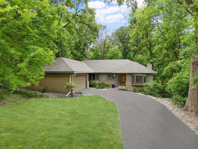 1527 Clarendon Drive Wayzata MN 55391 - MLS# 6778691