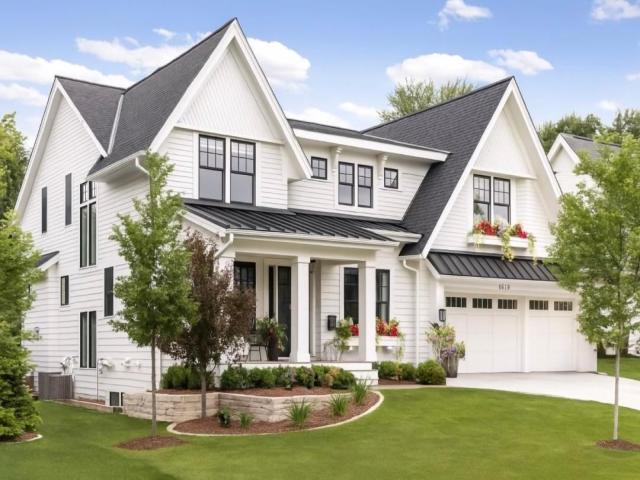 601 Fox Hill Drive Chanhassen MN 55317 - MLS# 6778704