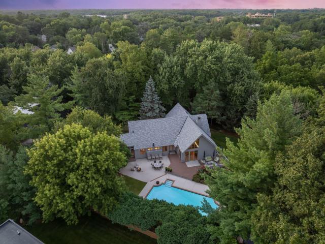 4004 Roanoke Circle Golden Valley MN 55422 - MLS# 6778837