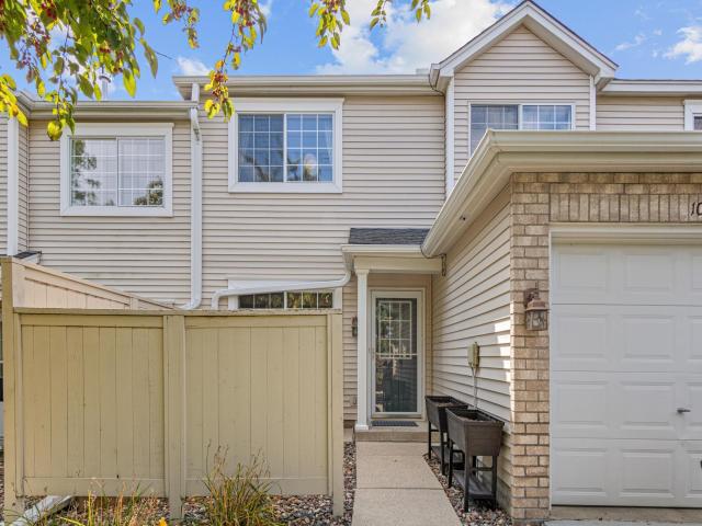 10804 Lexington Dr Eden Prairie MN 55344 - MLS# 6778930