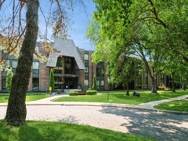 6105 Lincoln Drive Unit 130 Minneapolis MN 55436 - MLS# 6779228