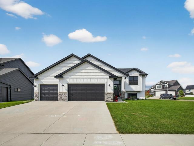 2431 Phoenix Road SW Rochester MN 55902 - MLS# 6780506
