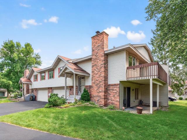 5657 Chatsworth Street N Shoreview MN 55126 - MLS# 6780513