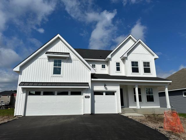 1912 Sparrow Drive Shakopee MN 55379 - MLS# 6780521