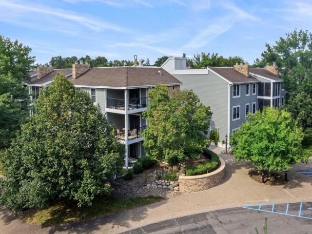 3030 Saint Albans Mill Road Unit 211 Hopkins MN 55305 - MLS# 6780600