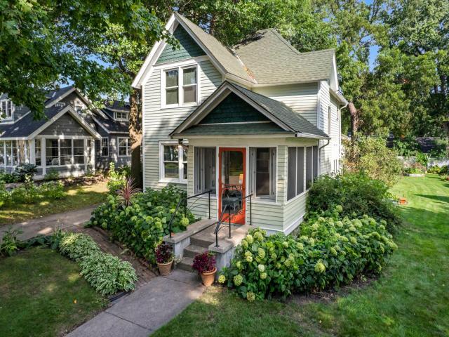 2297 4th Street Saint Paul MN 55110 - MLS# 6780895
