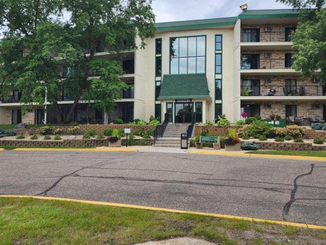 10501 Cedar Lake Road Unit 212 Hopkins MN 55305 - MLS# 6781224