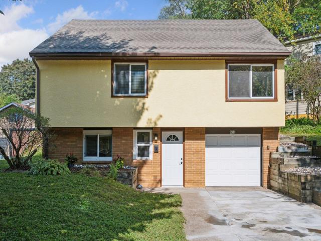 604 Gotzian Street Saint Paul MN 55106 - MLS# 6781308