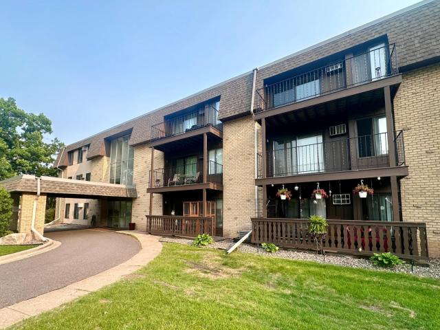 3421 Kent Street Unit 607 Saint Paul MN 55126 - MLS# 6781329