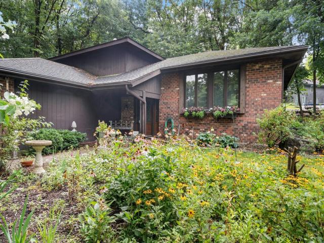 9530 Risewood Circle Eden Prairie MN 55347 - MLS# 6782867