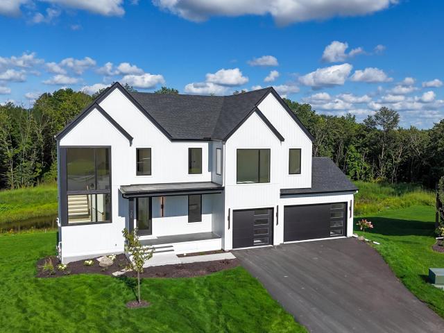 705 Ensconced Way Chaska MN 55318 - MLS# 6783019