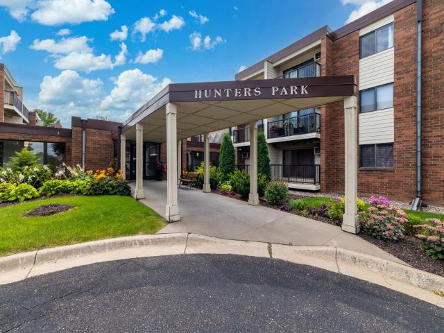 4 Pine Tree Drive Unit 233 Saint Paul MN 55112 - MLS# 6783169
