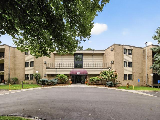 5607 Green Circle Drive Unit 101 Hopkins MN 55343 - MLS# 6783967