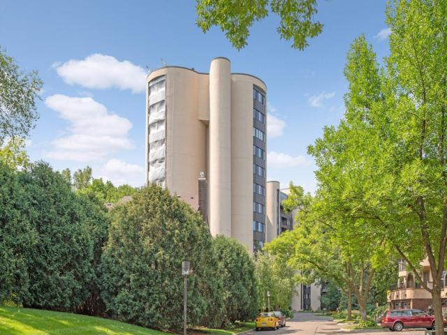 3141 Dean Court Unit 102 Minneapolis MN 55416 - MLS# 6784047