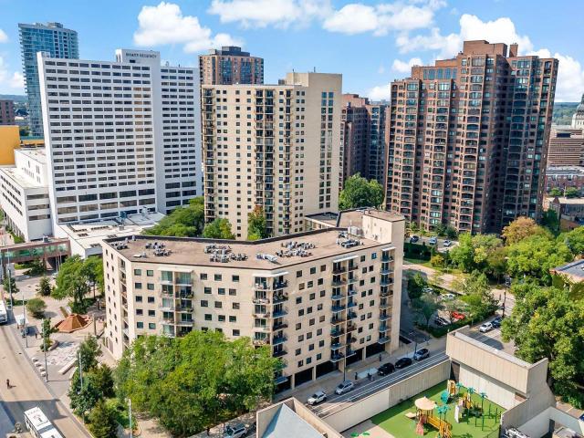 1225 Lasalle Avenue Unit 2207 Minneapolis MN 55403 - MLS# 6784177