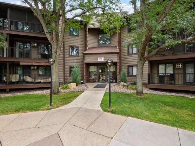 7501 W 101st Street Unit 305 Minneapolis MN 55438 - MLS# 6784226