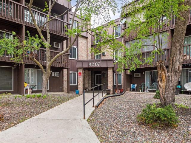 4207 Lakeside Avenue N Unit 134 Minneapolis MN 55429 - MLS# 6784372