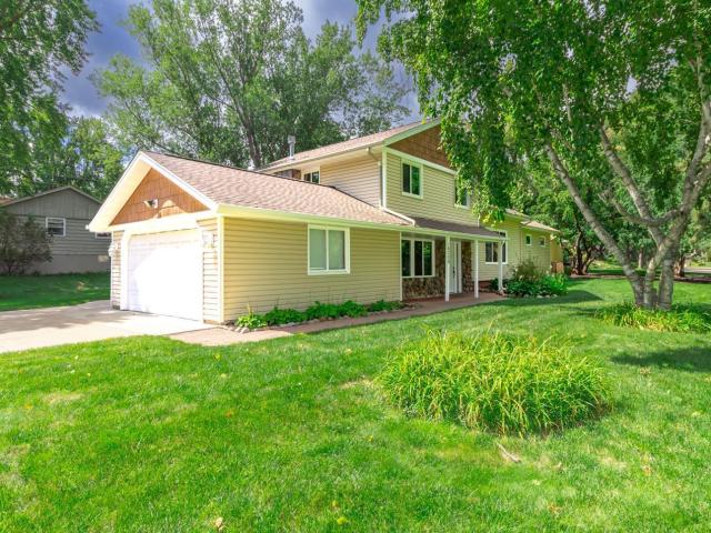 16209 Woodland Lane Minnetonka MN 55345 - MLS# 6784561