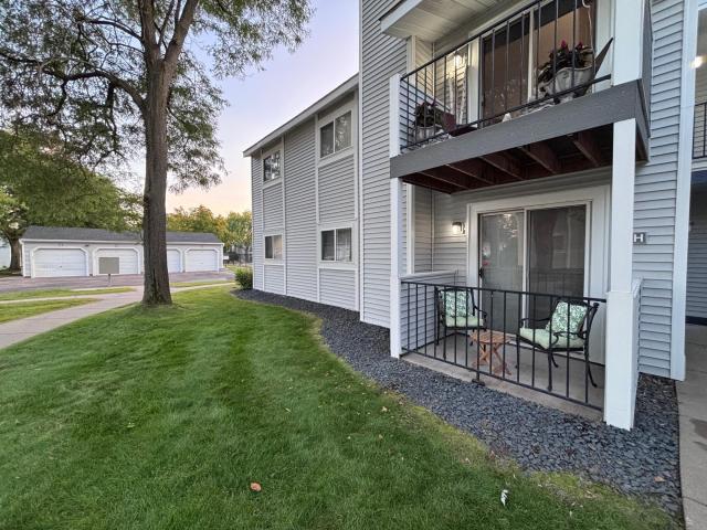 1740 Pleasant Street Unit H Saint Paul MN 55113 - MLS# 6784700