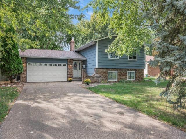 9753 Hemlock Lane N Maple Grove MN 55369 - MLS# 6784909