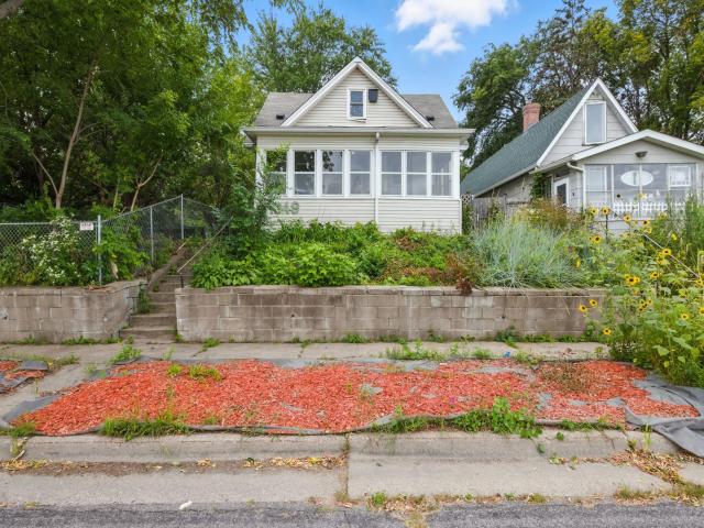 1049 Kent Street Saint Paul MN 55117 - MLS# 6784932