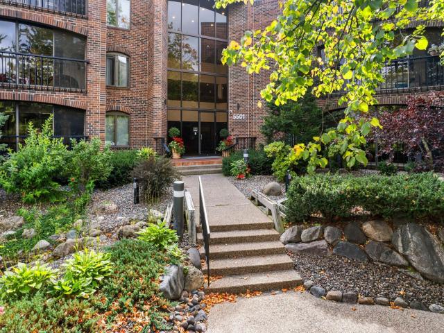 5501 Dewey Hill Road Unit 326 Minneapolis MN 55439 - MLS# 6785060