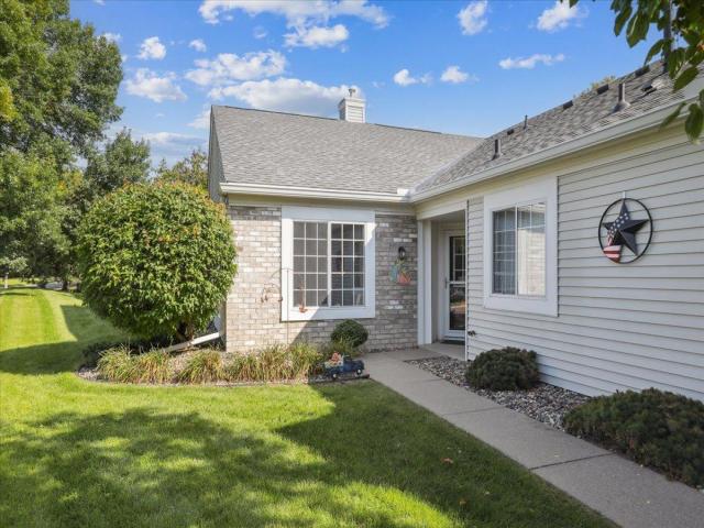 585 Markgrafs Lake Bay Saint Paul MN 55129 - MLS# 6785463