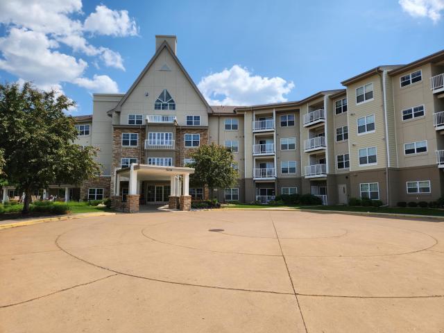 5650 Boone Avenue N Unit 321 Minneapolis MN 55428 - MLS# 6785746