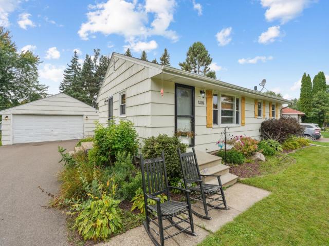 1306 Guthrie Avenue N Oakdale MN 55128 - MLS# 6787352