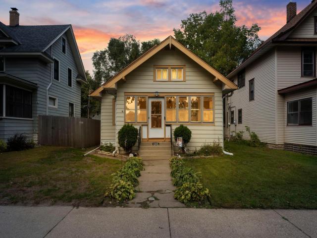 1263 Charles Avenue Saint Paul MN 55104 - MLS# 6787546