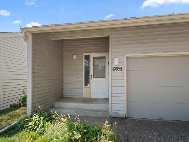 955 Monterey Court N Saint Paul MN 55126 - MLS# 6787989