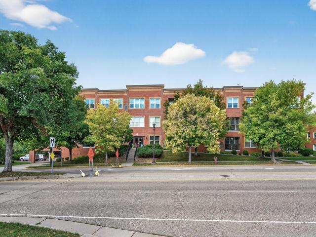 1941 Ford Parkway Unit 102 Saint Paul MN 55116 - MLS# 6789528