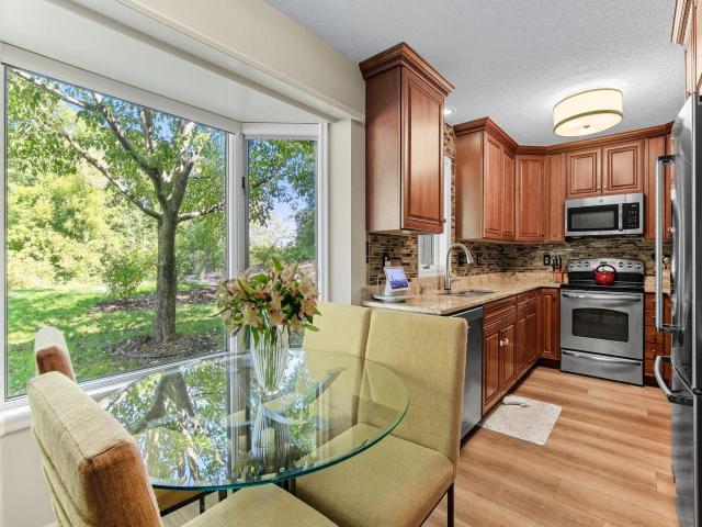 884 Marie Avenue W Mendota Heights MN 55118 - MLS# 6789539