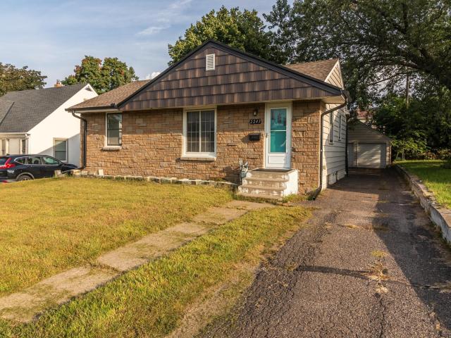 2243 3rd Street E Saint Paul MN 55119 - MLS# 6790742