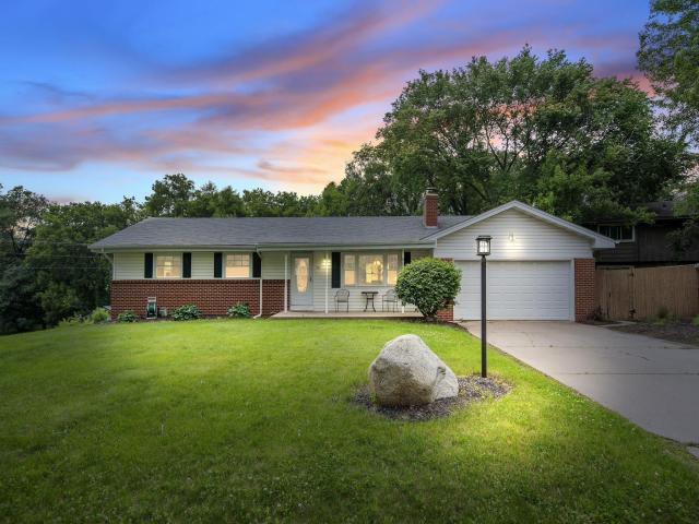 521 Unique Drive Burnsville MN 55337 - MLS# 6791042