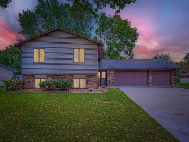 10826 Quaker Lane N Maple Grove MN 55369 - MLS# 6791209