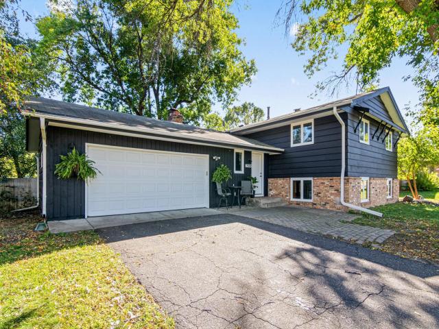 2044 Patricia Street Saint Paul MN 55120 - MLS# 6791620