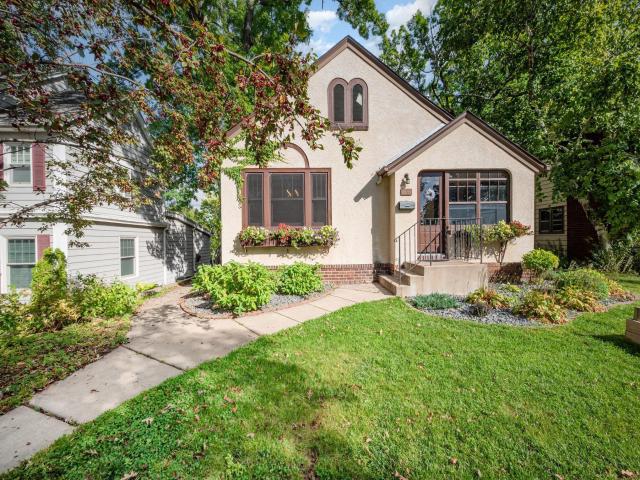 1484 Branston Street Saint Paul MN 55108 - MLS# 6792171