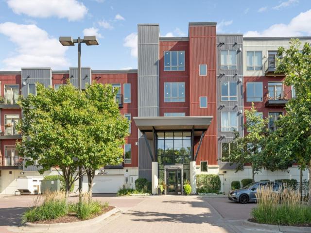 240 Spring Street Unit 303 Saint Paul MN 55102 - MLS# 6792293